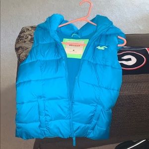 Hollister vest